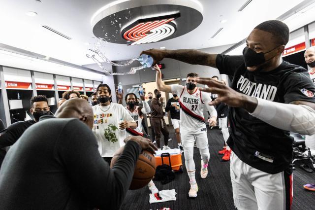 星空体育官网-改造球队从防守做起 比卢普斯收获教练生涯首胜